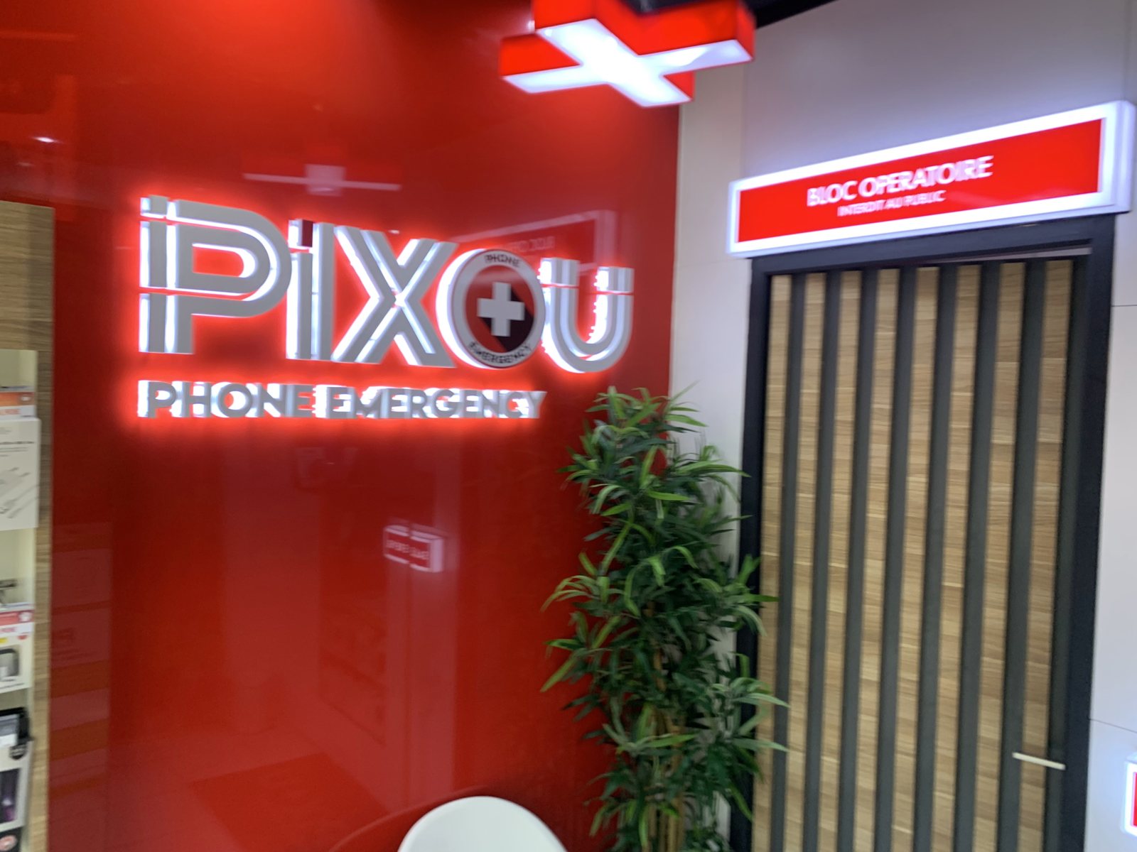 Intérieur du magasin Pixou Phone Longjumeau