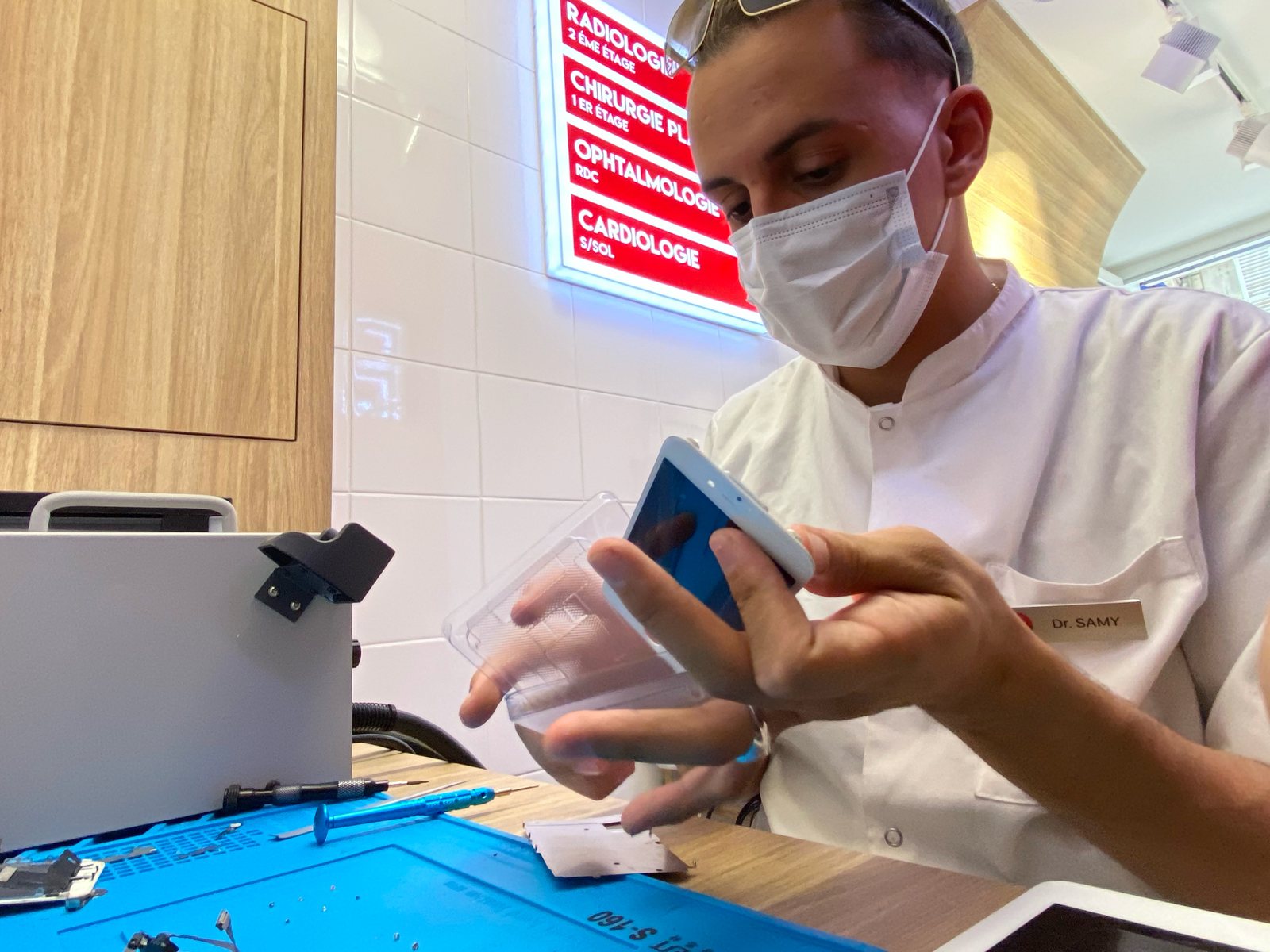 Technicien Pixou Phone Longjumeau en réparation